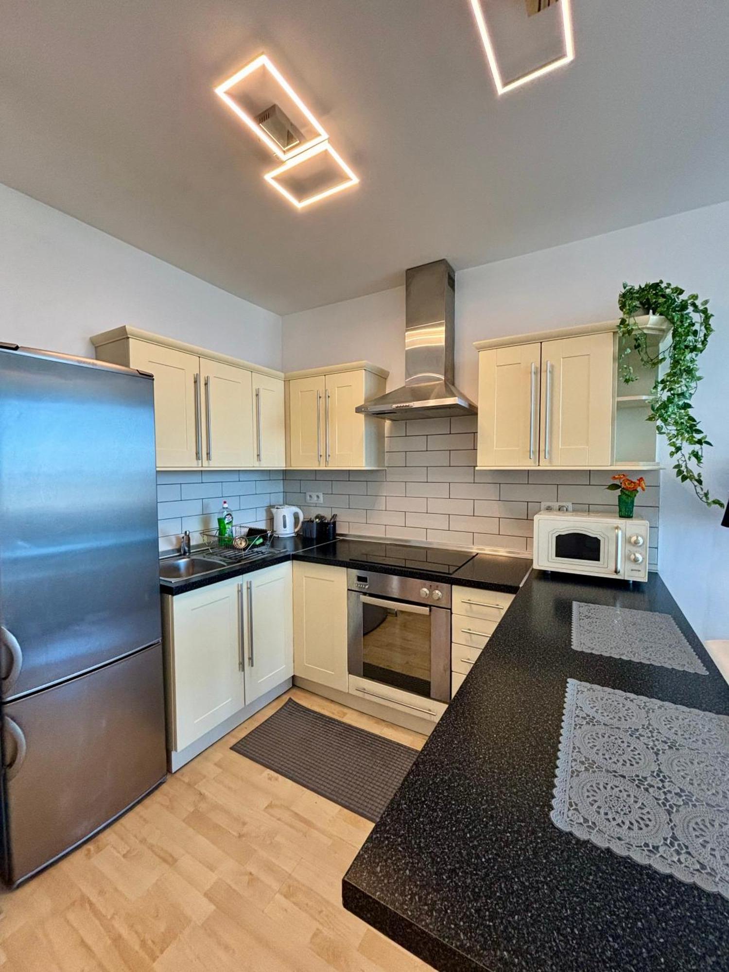 Three Towers With Beautiful View And Parking! Bratislava Exterior foto